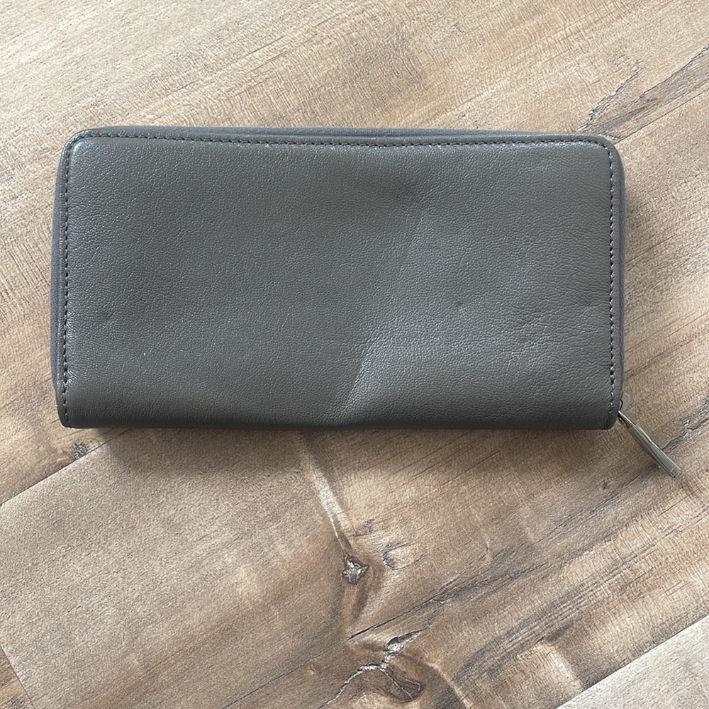 Marc Jacobs Wallet - Picture 2 of 4